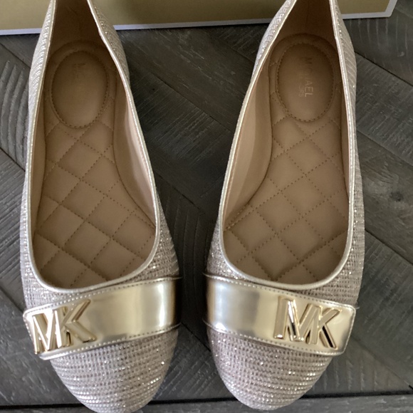 MICHAEL MICHAEL KORS Women's Jilly Round Toe Ballet Flats - Picture 10 of 11